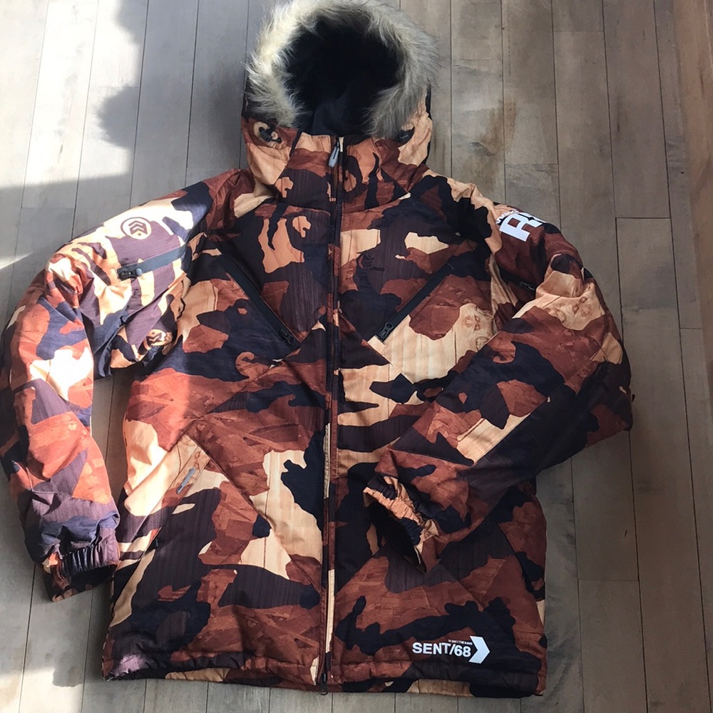 Analog waterproof wood camo jacket -Medium